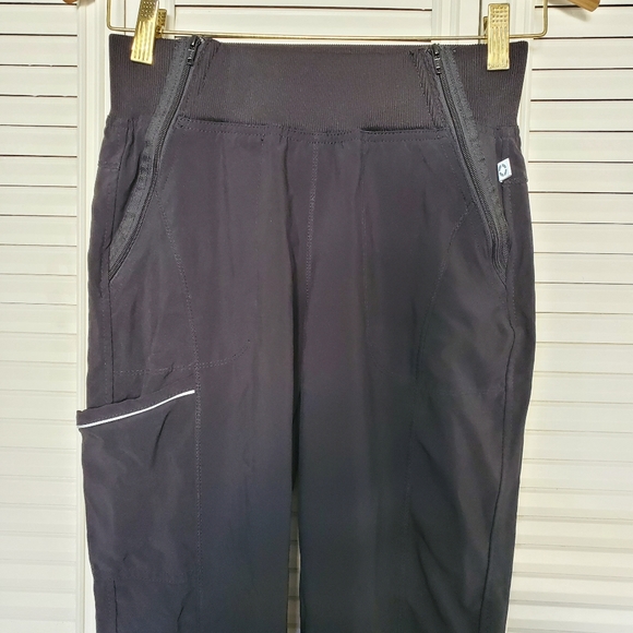 Donating end of December! Women's Jogger Style Scrub Pants - Picture 9 of 14